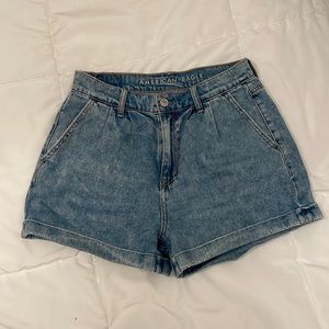 American Eagle Mom Short